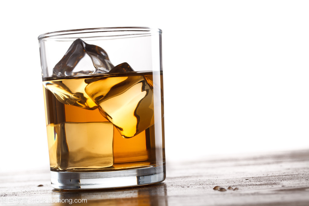 威士忌與茶葉 探索飲品批發(fā)市場的雙面魅力